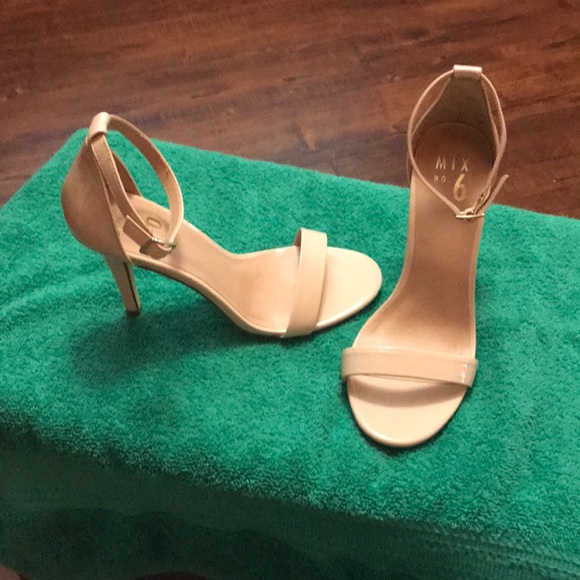 Sandals - Picture 2 of 2